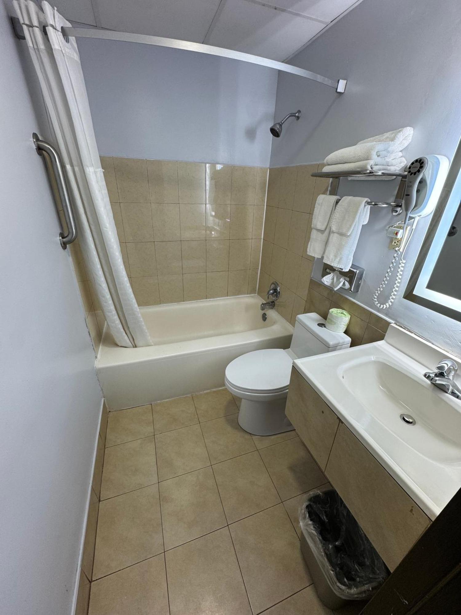 South Ridge Inn North Ridgeville ภายนอก รูปภาพ